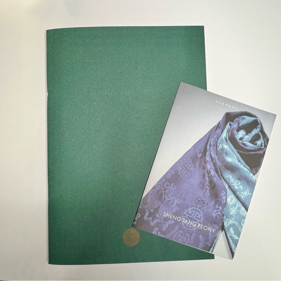 SHENG TANG PEONY 100% Silk Wrap/Shaw Convertible 20x70 Blue, Ivory, New w/tags - Picture 8 of 13